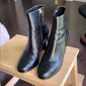 Diane Von Furstenberg Ankle Booties size 6